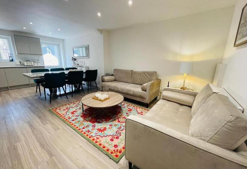 بنسيون Riverside Premium Double Room Garden View E14