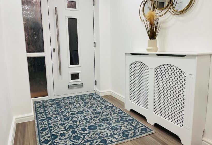 بنسيون Riverside Premium Double Room Garden View E14