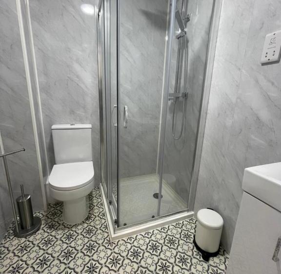 بنسيون Riverside Premium Double Room Garden View E14