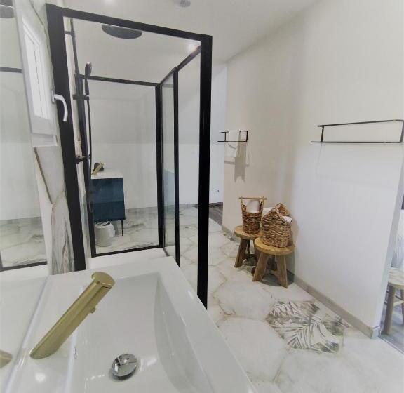 بنسيون Room In House   Undefined