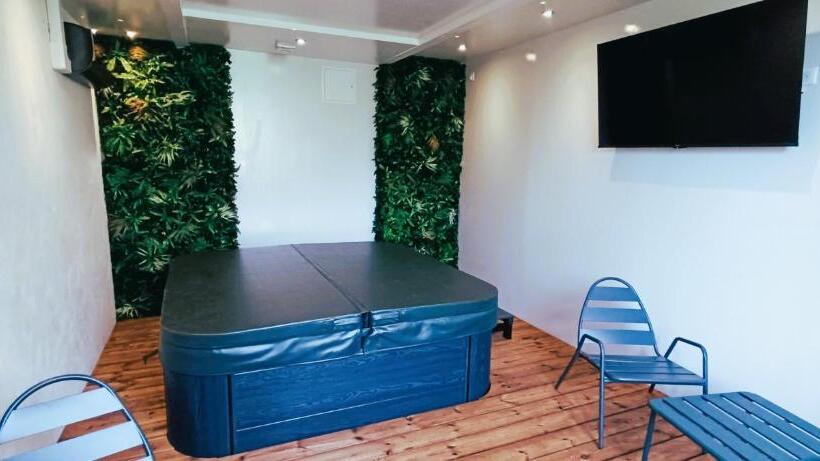 بنسيون Room In House   Undefined