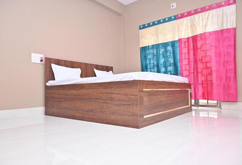 펜션 Sri Sai Plaza Inn