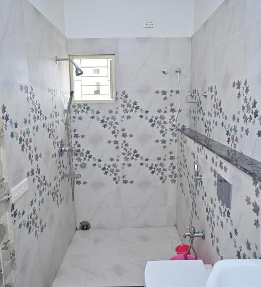 펜션 Sri Sai Plaza Inn