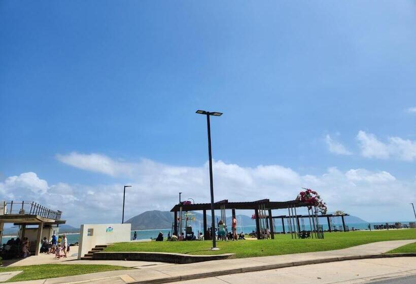 پانسیون Sundowners