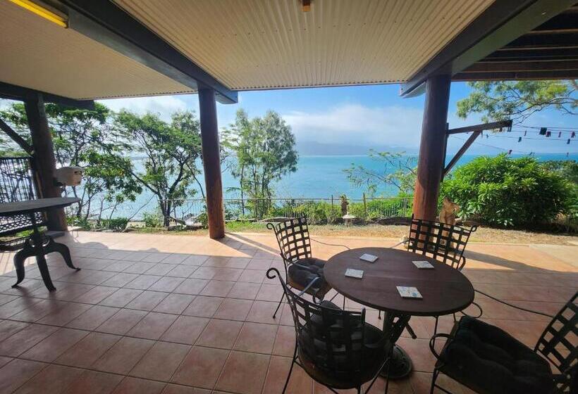 پانسیون Sundowners