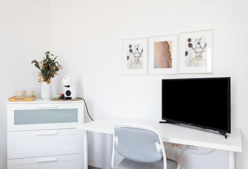 פנסיון Eden Rentals 104 Surfy Stylish Bed&coffee Balcony