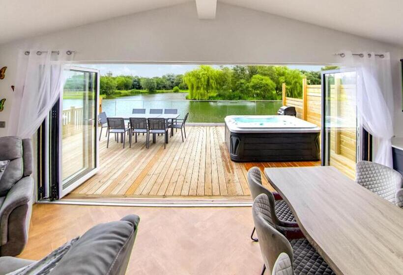 リゾートホテル Noahs Retreat