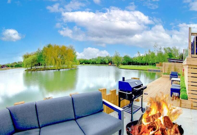 אתר נופש Noahs Retreat