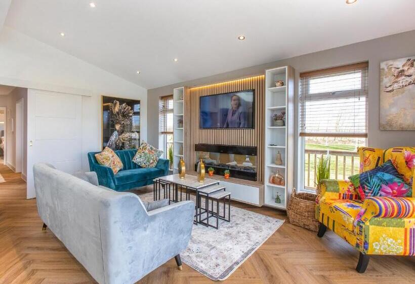 אתר נופש Noahs Retreat