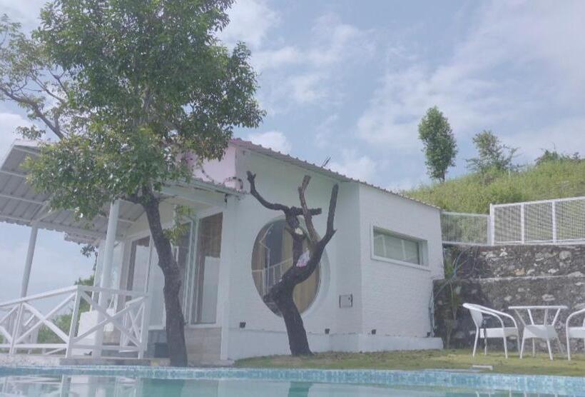 אתר נופש The Bohemian Casa Dehradun