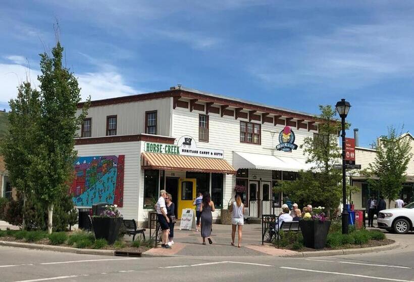 Rocky Mountain View Bed & Breakfast