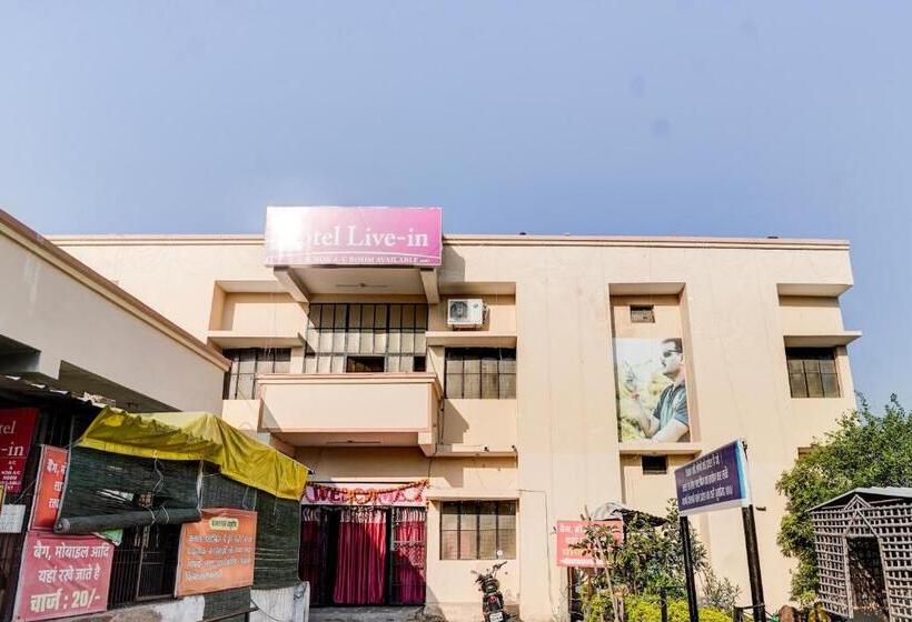 Spot On Hotel Live In