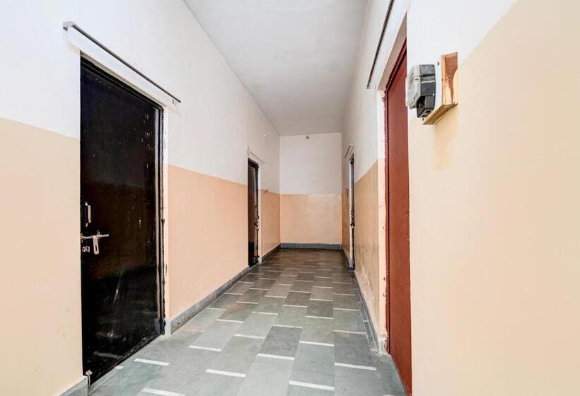 Spot On Hotel Live In