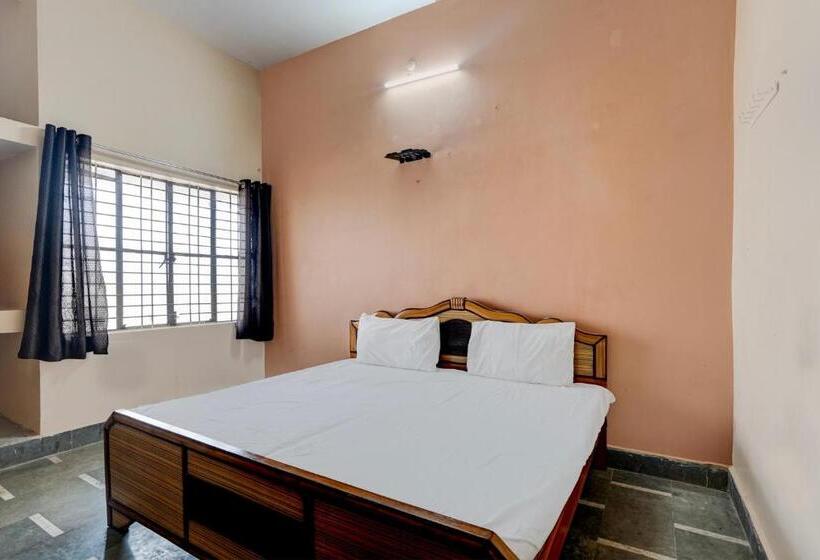 Spot On Hotel Live In