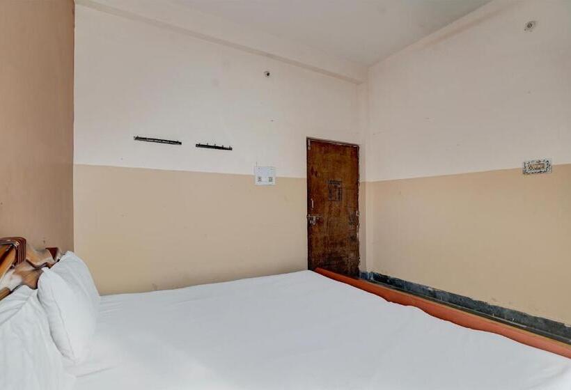 Spot On Hotel Live In