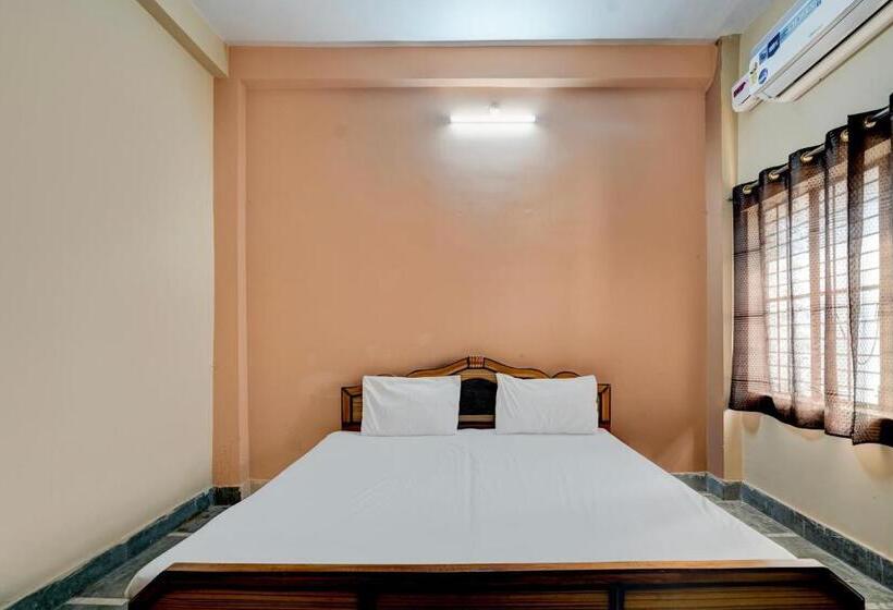 Spot On Hotel Live In