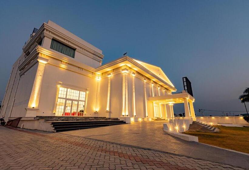 The Grand Monarch Hotel, Ujjain