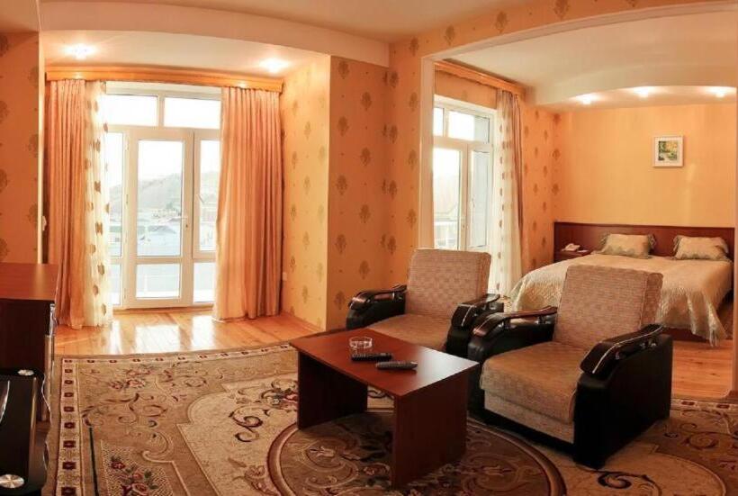 Aef Hotel And Restaurants