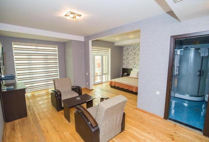 Aef Hotel And Restaurants