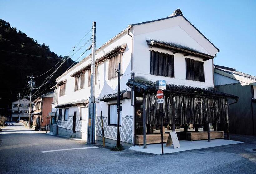 הוסטל 小鳩屋