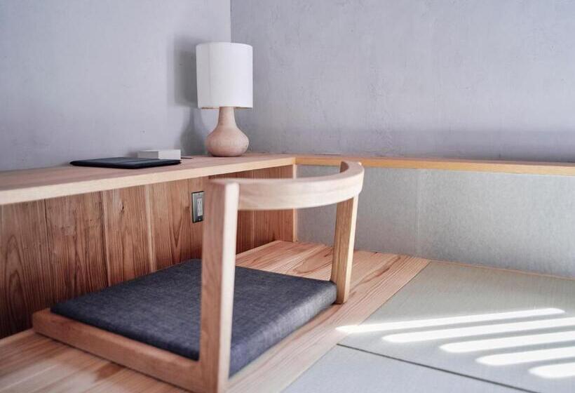 הוסטל 小鳩屋