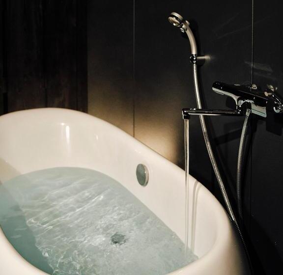 הוסטל 小鳩屋