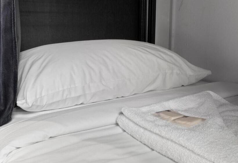 호스텔 Azzurro Pod Hotel City Darling Harbour