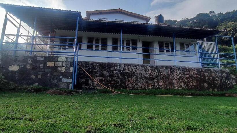 Bed and Breakfast Adithya Sunrise View Cottage