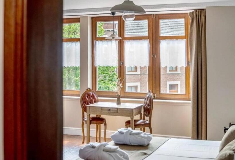 ベッドアンドブレックファースト Café René Borgloon