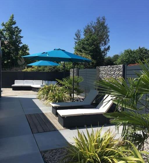 Bed and Breakfast Chambre D Hote Dans Villa Avec Piscine