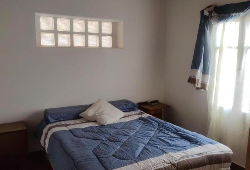 مبيت وإفطار Hostal De Parque