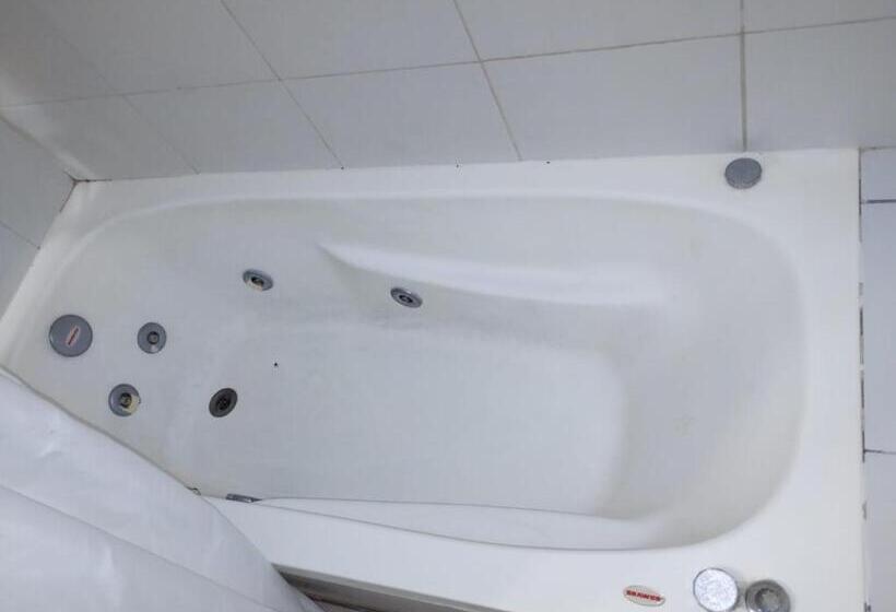 ベッドアンドブレックファースト Houselyon