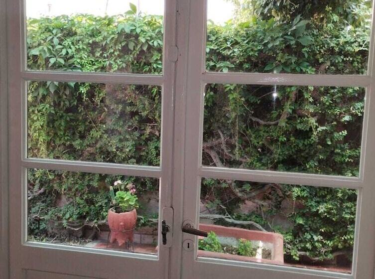 ベッドアンドブレックファースト Houselyon