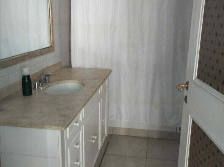 ベッドアンドブレックファースト Houselyon