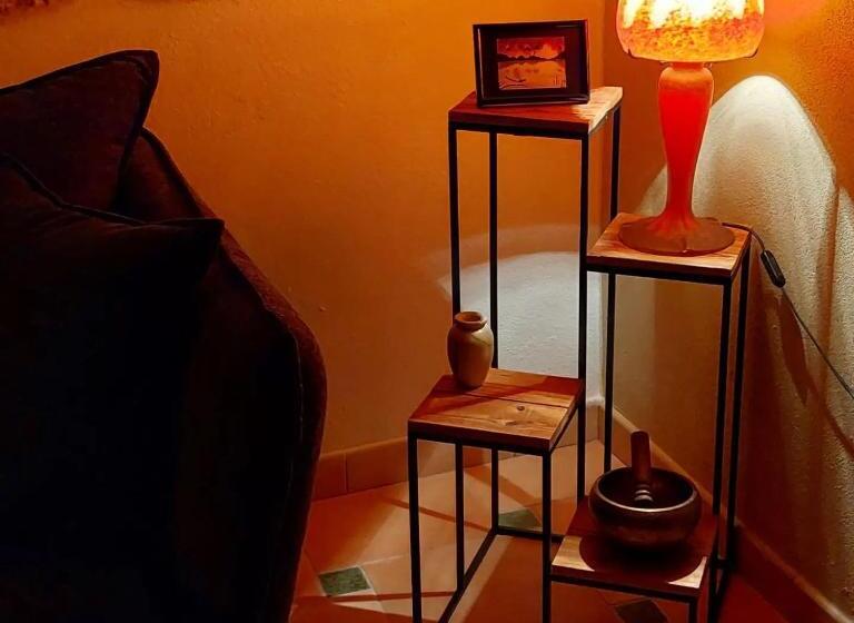 مبيت وإفطار La Maison Wisteria