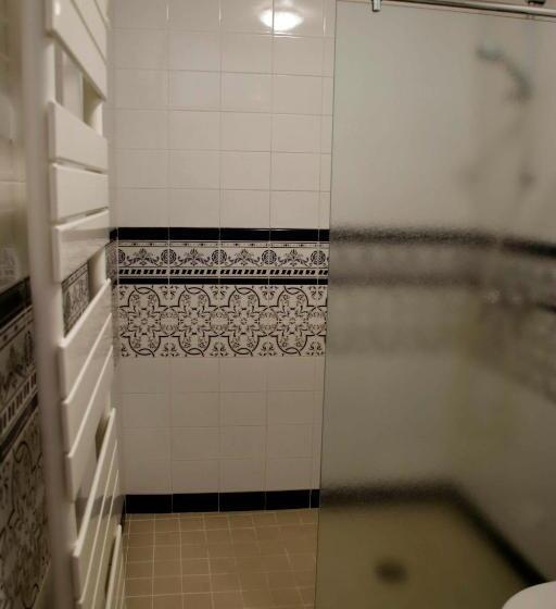 مبيت وإفطار La Maison Wisteria