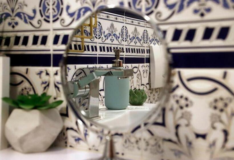 مبيت وإفطار La Maison Wisteria