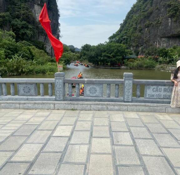 تختخواب و صبحانه Mountain Fields