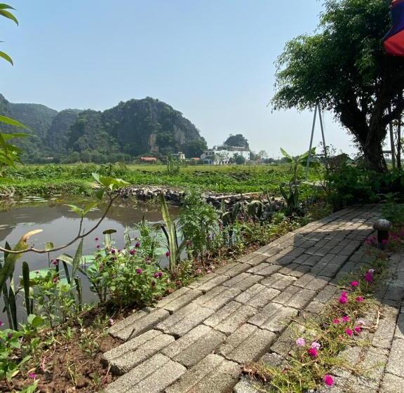 تختخواب و صبحانه Mountain Fields
