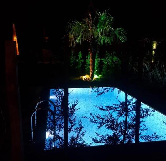 住宿加早餐  Teona Kartepe Bungalov