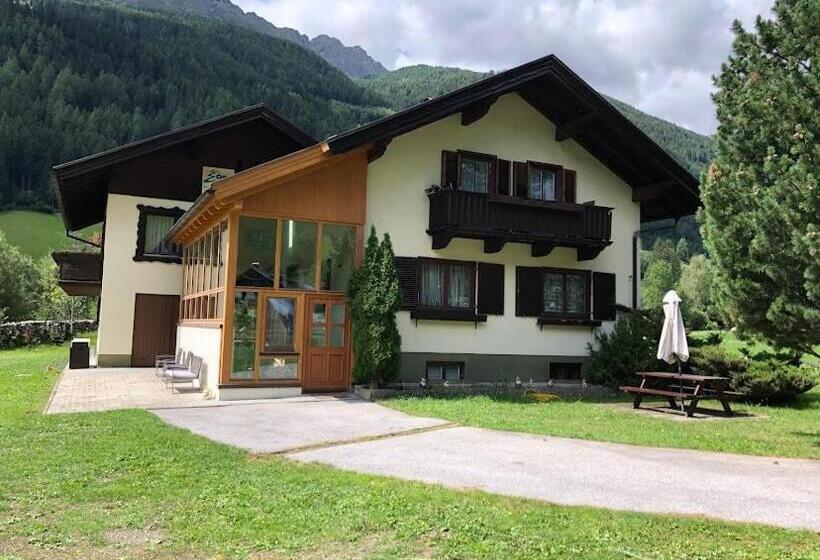 مبيت وإفطار Zimmer Haus Christina