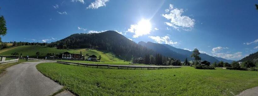 مبيت وإفطار Zimmer Haus Christina