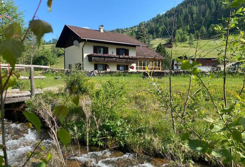 مبيت وإفطار Zimmer Haus Christina