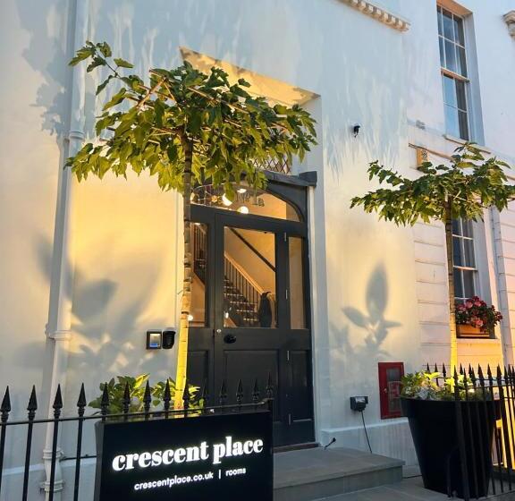 Crescent Place