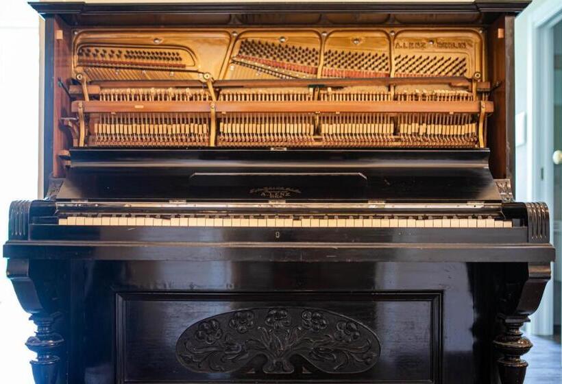 Epoque Bed And Breakfast