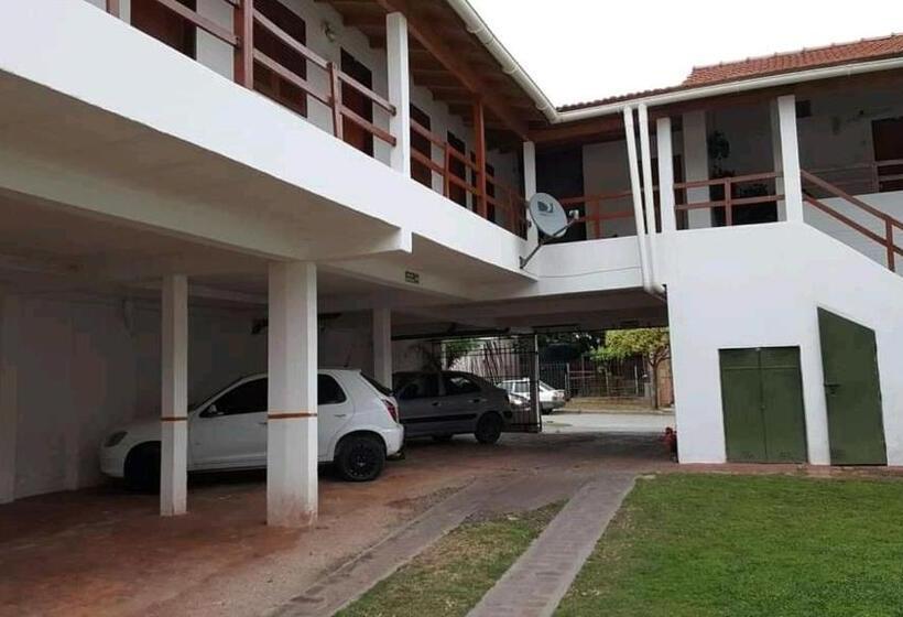 בית מלון כפרי 20 De Junio