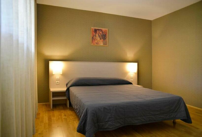 Adonis Divonne, Les Bains Résidence Du Lac