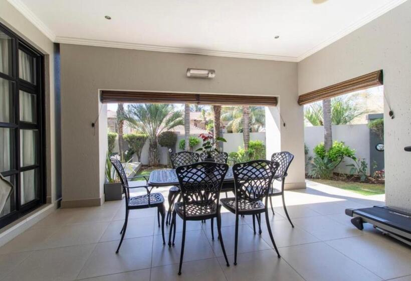 カプセルホテル Laru Home