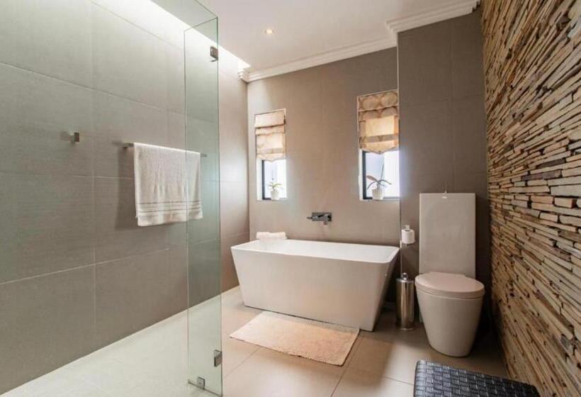 מלון כמוסות Laru Home