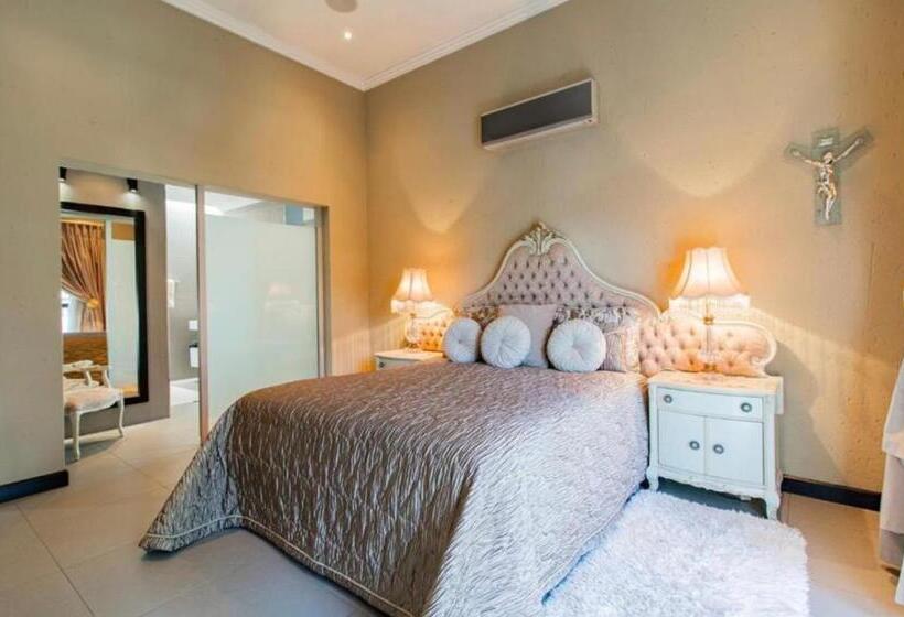 カプセルホテル Laru Home